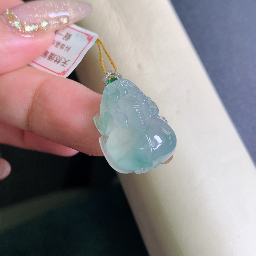 【闪购商品】翡翠颈饰18K金镶嵌貔貅