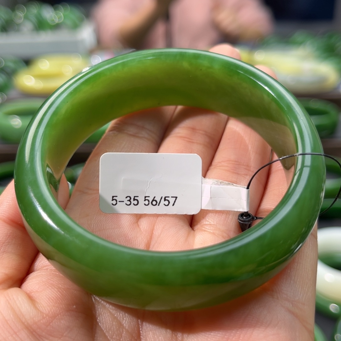 和田玉（碧玉）手镯未镶嵌