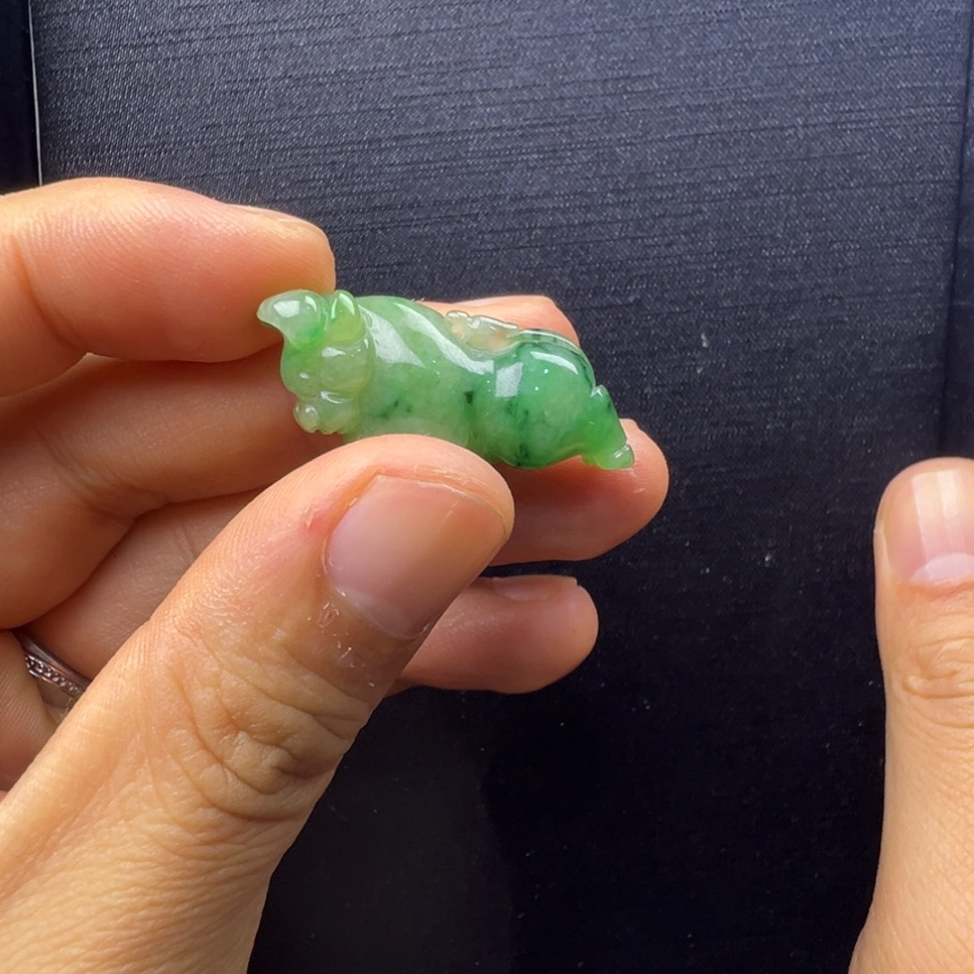 為***樂翡翠未镶嵌颈饰600666