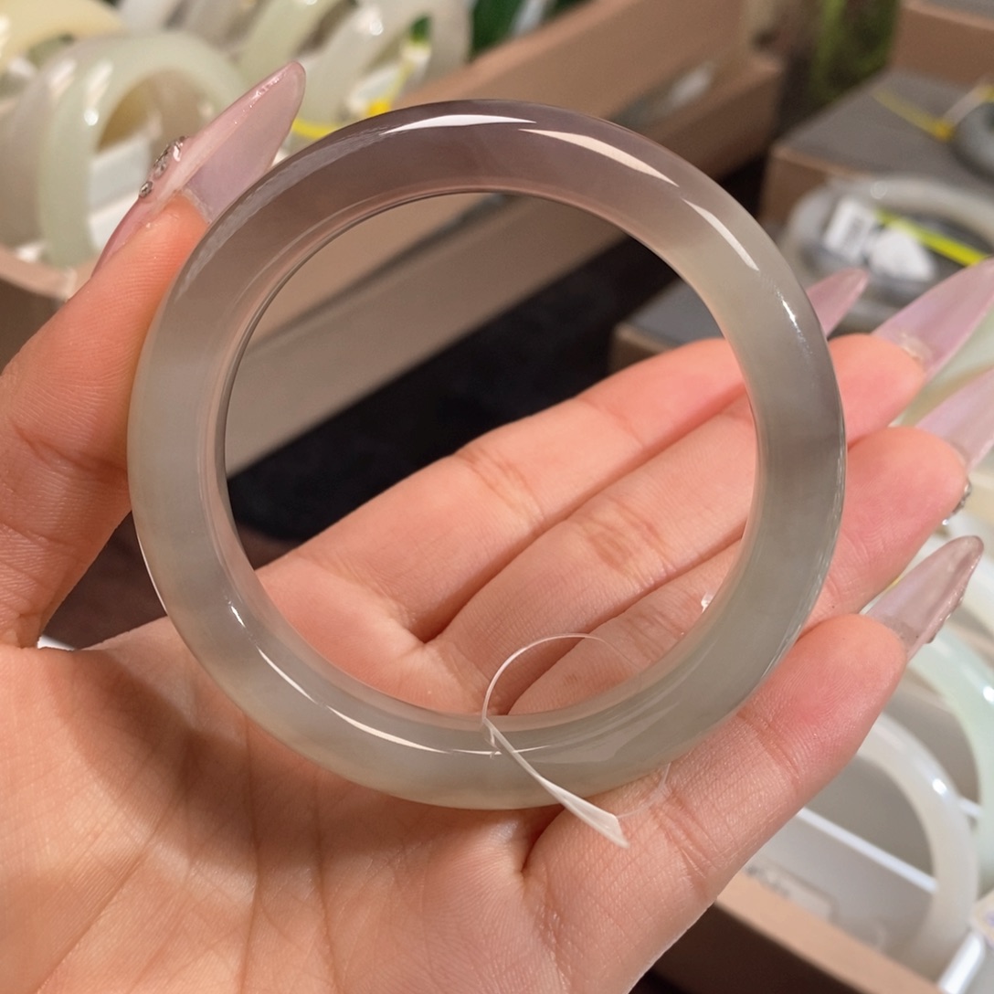 和田玉手镯未镶嵌烟紫飘色53