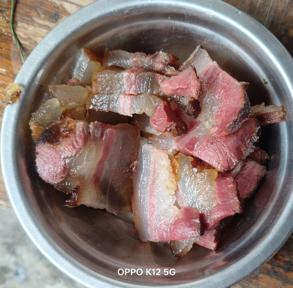 《腊猪脖子》恩施高山农家土腊肉正宗熏肉烟熏腊肉老腊肉烟熏