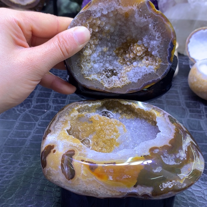 水晶福利彩牙软盆未镶嵌