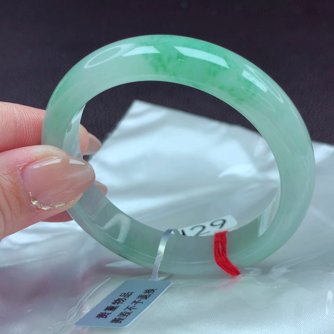 翡翠手镯未镶嵌手镯88