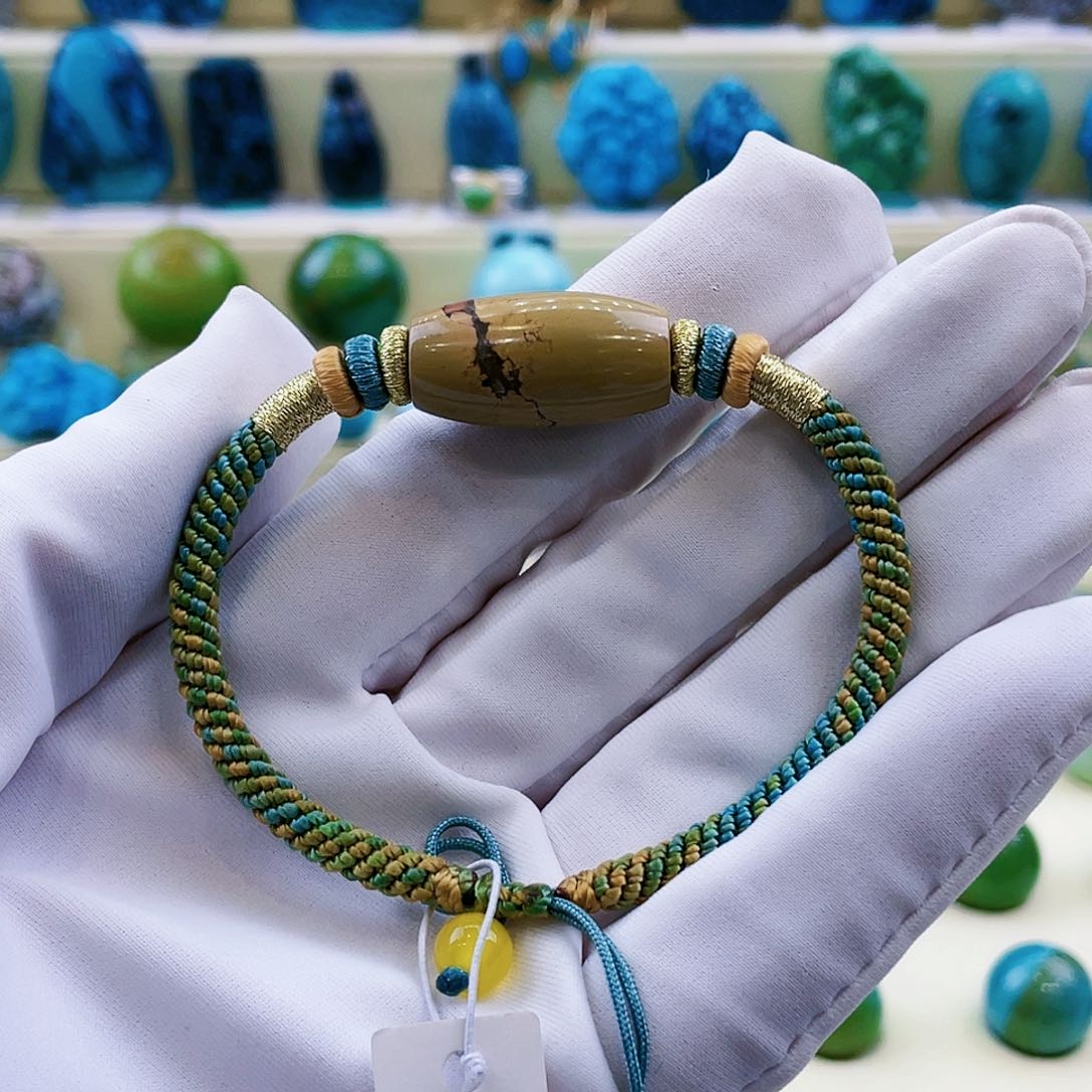 绿松石颈饰未镶嵌