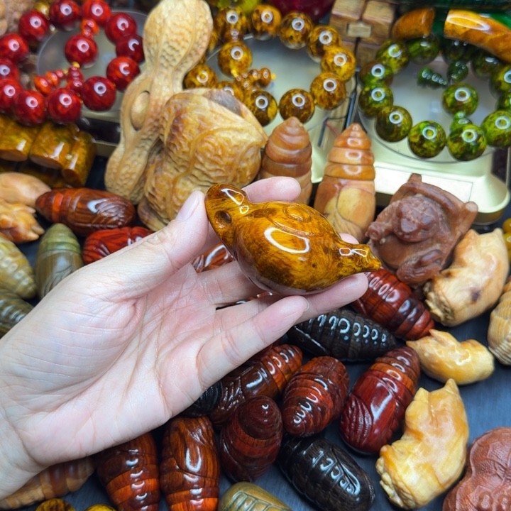 松木琥珀木文玩手串