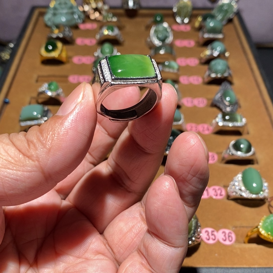 和田玉未镶嵌戒指