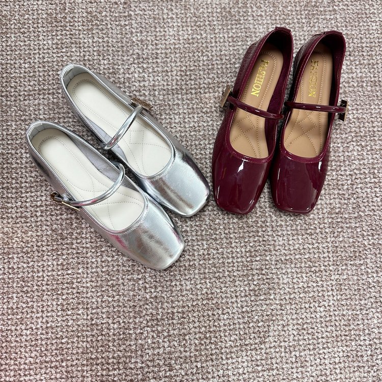 法式配裙子玛丽珍鞋女鞋子2025春夏新款韩版平底跟鞋豆豆鞋银色鞋