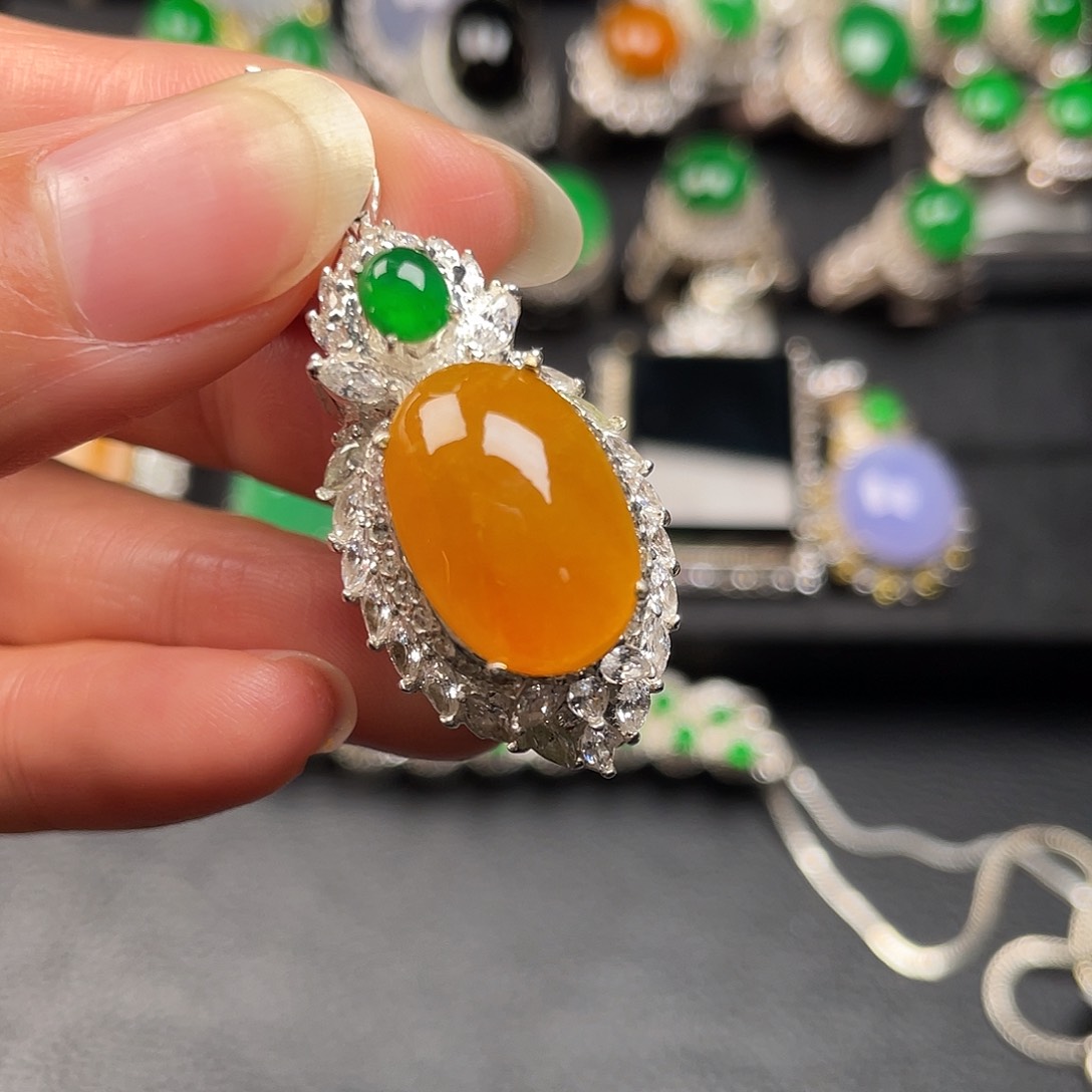 定制翡翠未镶嵌吊坠