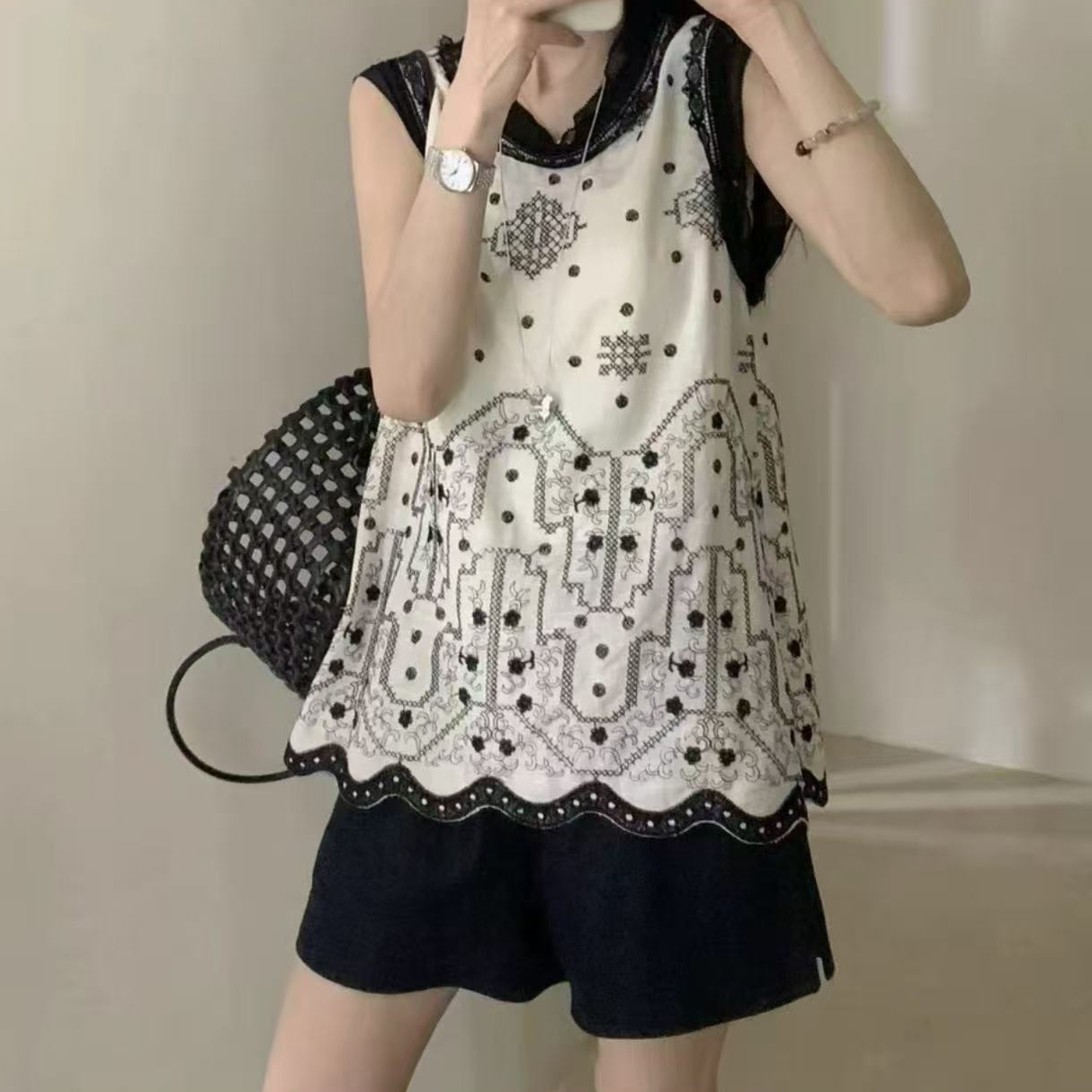 Z.X  蕾丝拼接刺绣波点麻料无袖上衣  5022（C4）