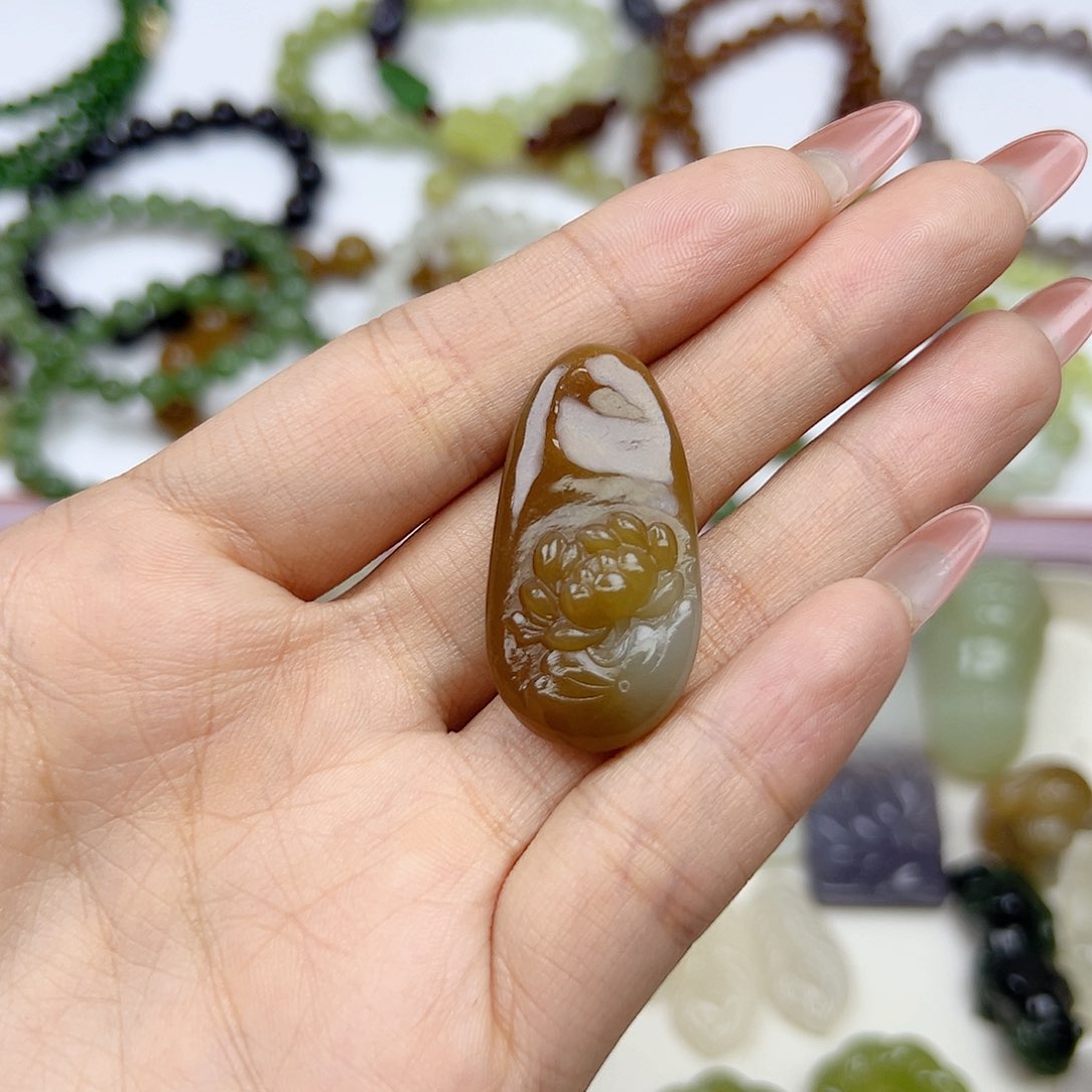 颈饰未镶嵌和田玉牵****走