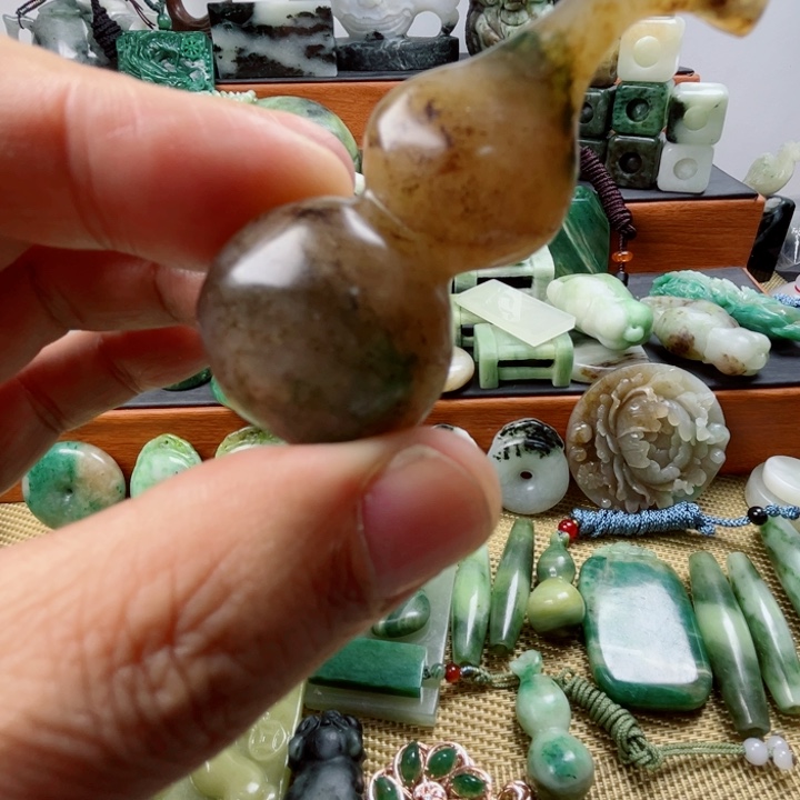 独山玉未镶嵌珠宝半成品