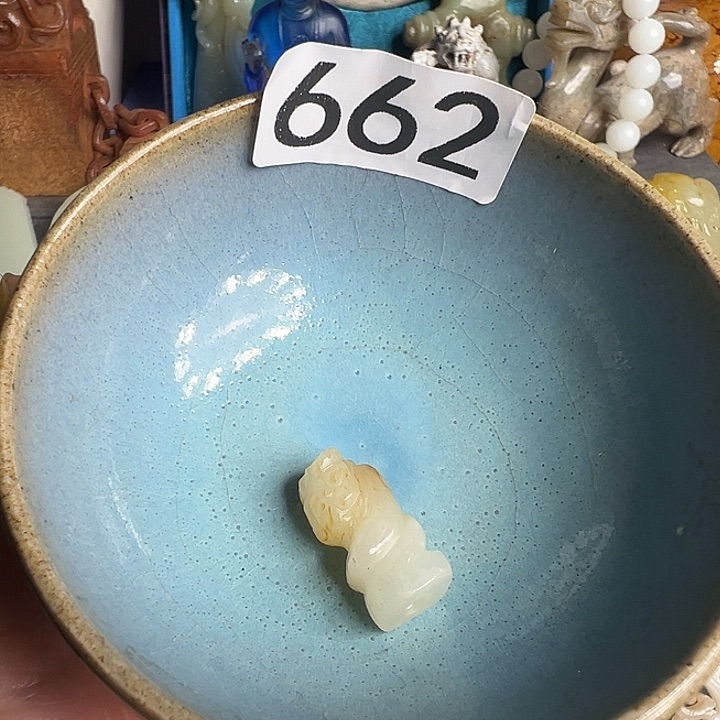 陶瓷摆件及陶瓷制品