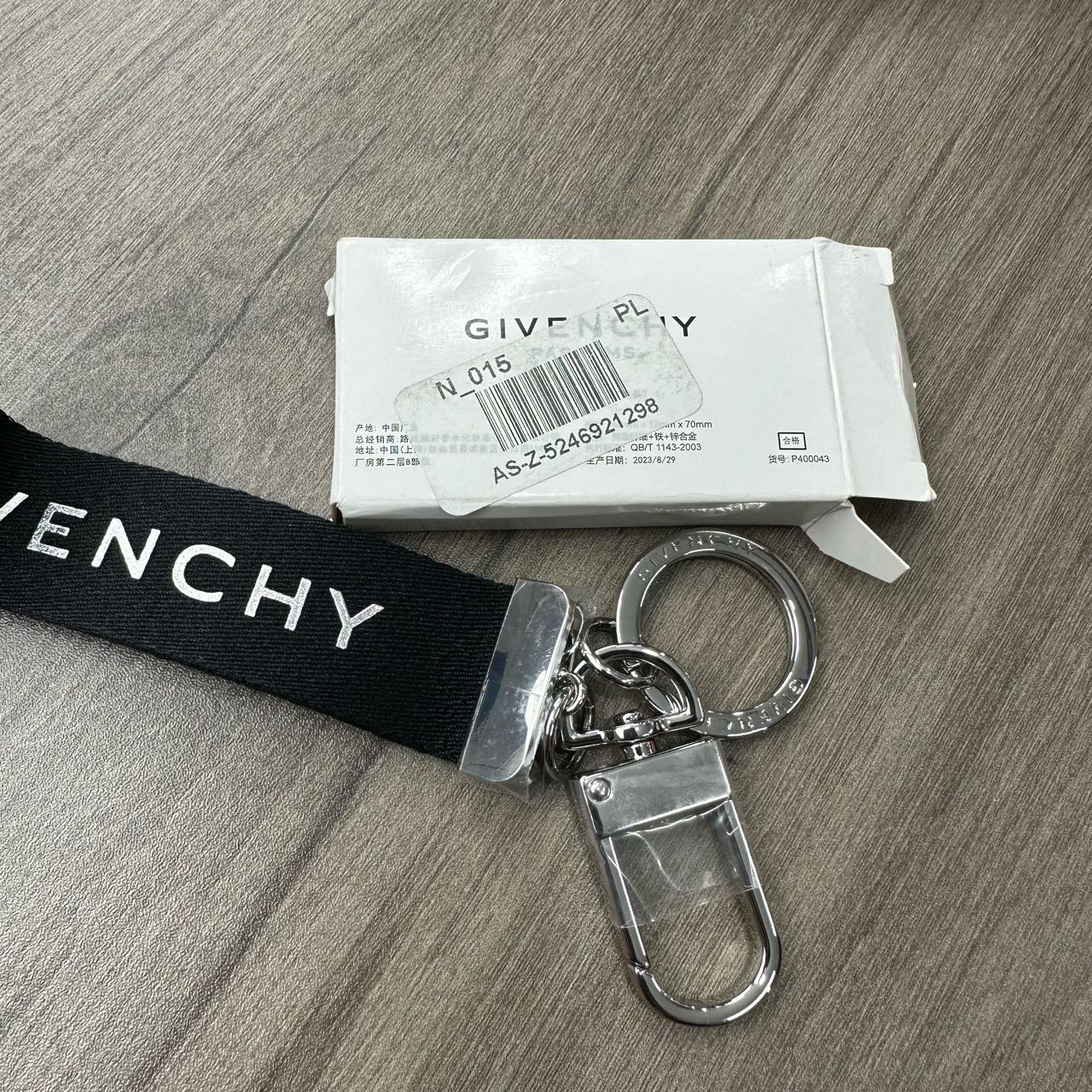 全新未使用 Givenchy/纪梵希 钥匙扣 40*12*70mm  864268