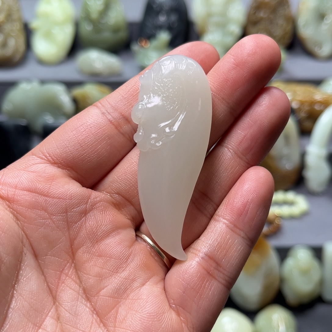 和田玉颈饰未镶嵌