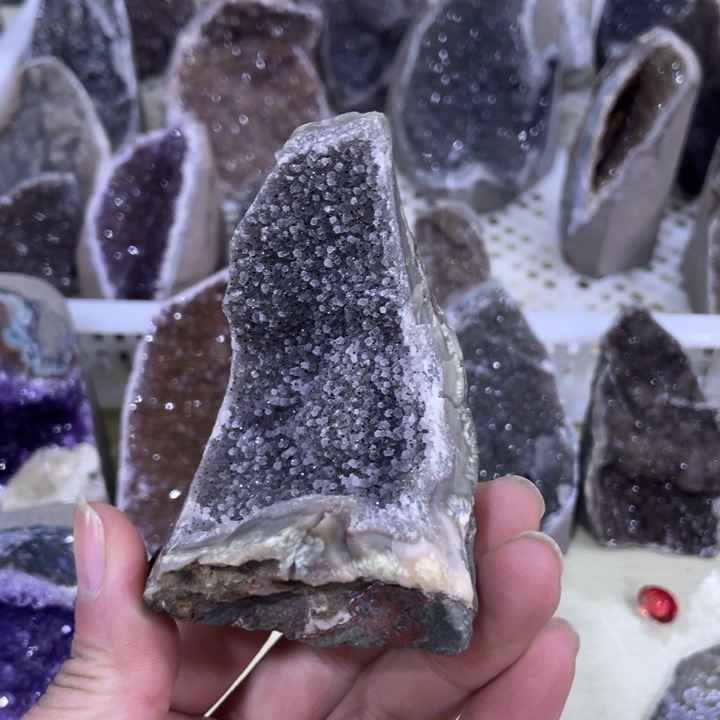紫晶水晶摆件未镶嵌