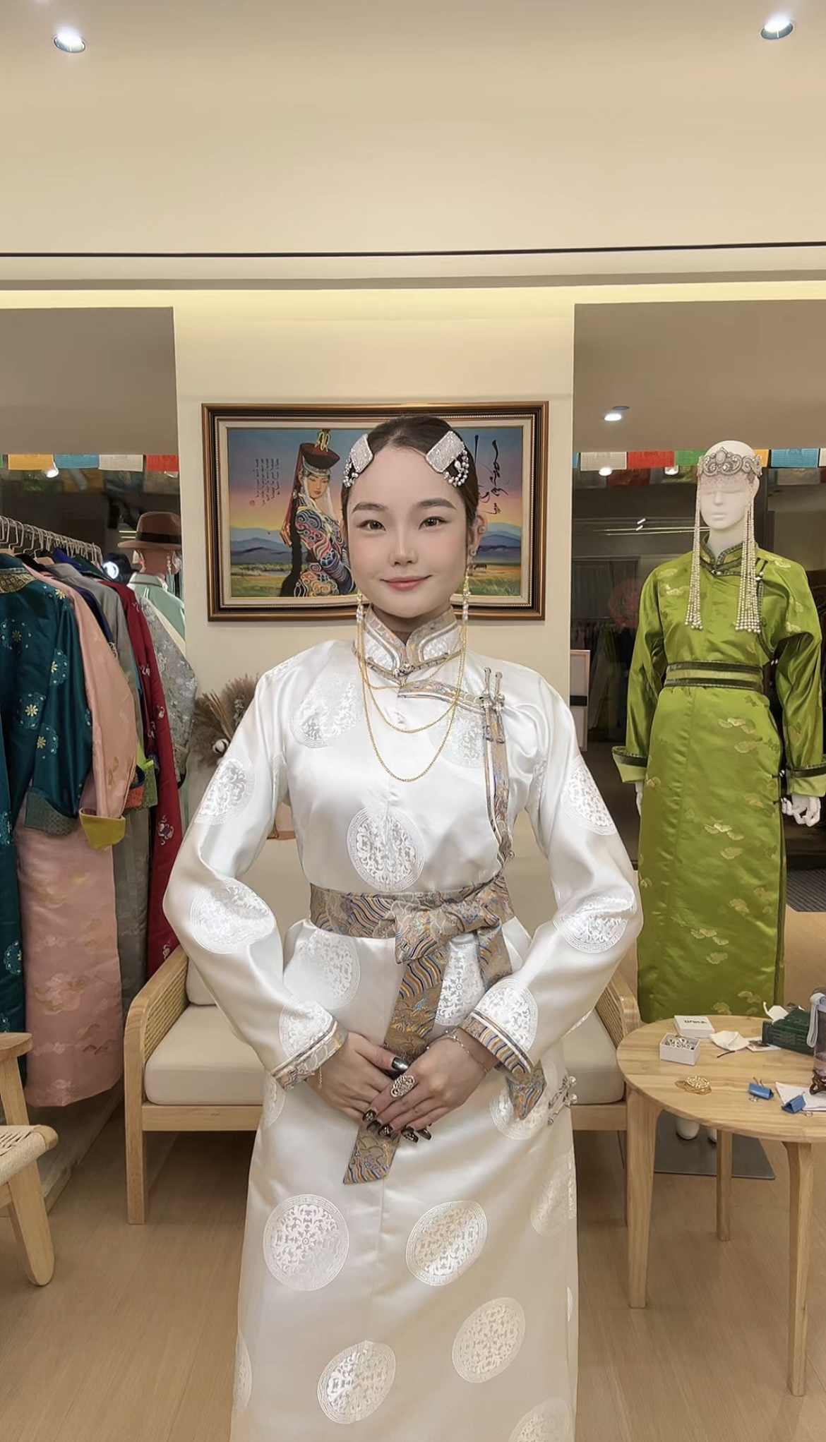 情侣看 白色圆圈图案四季款传统袍子长款
