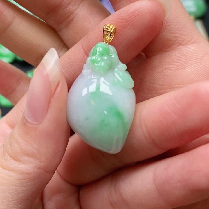 翡翠颈饰未镶嵌吊坠