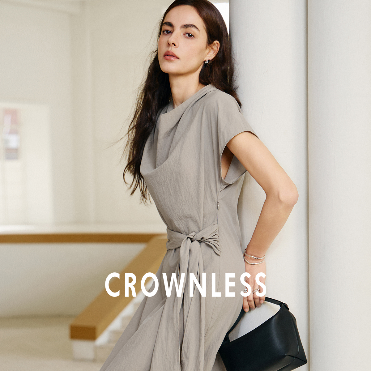 CROWNLESS未冕2025夏新品天丝莱赛尔静奢荡领褶裥收腰系带连衣裙