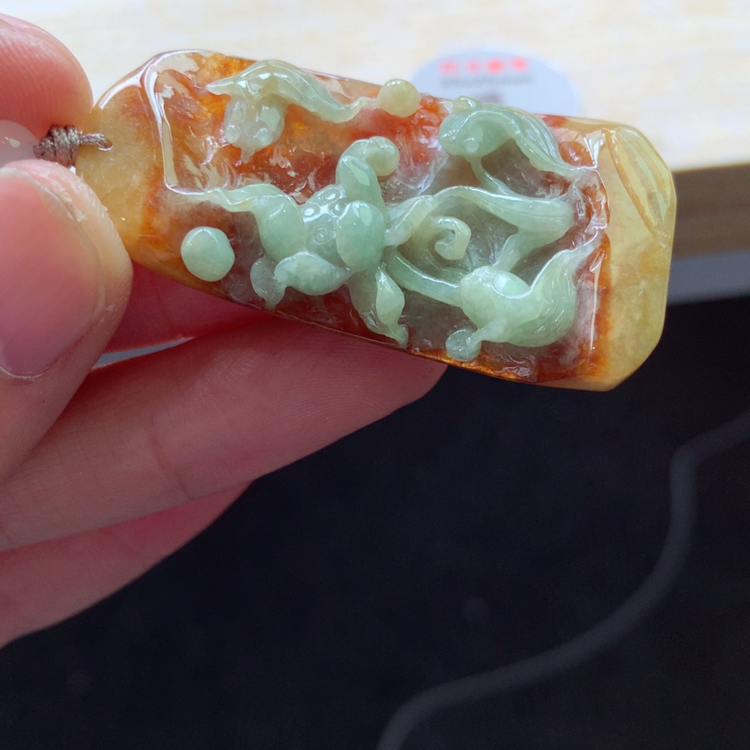 翡翠颈饰未镶嵌吊坠