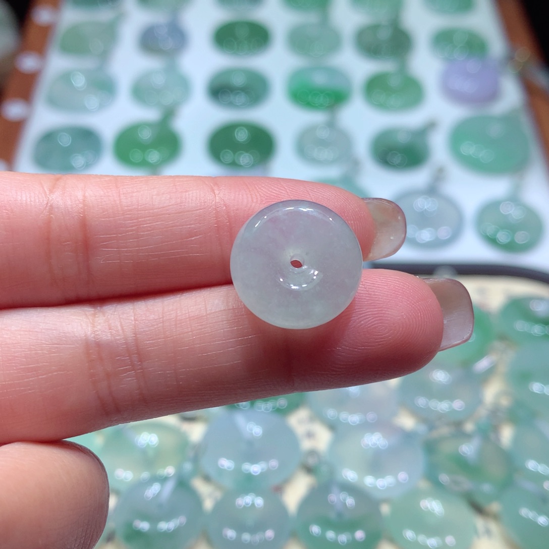 翡翠未镶嵌颈饰2尺寸16*6.3