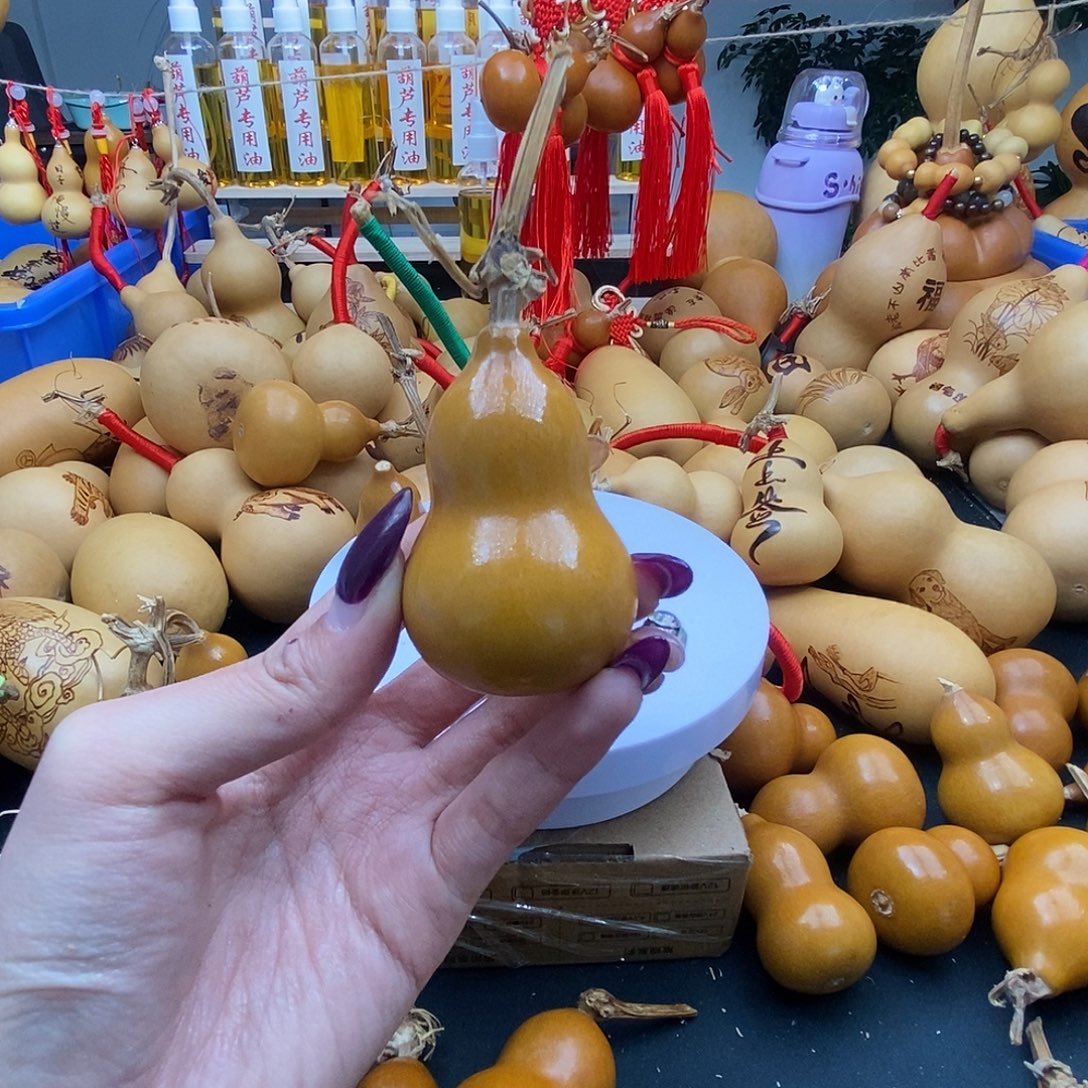 咖***.葫芦工艺美术作品
