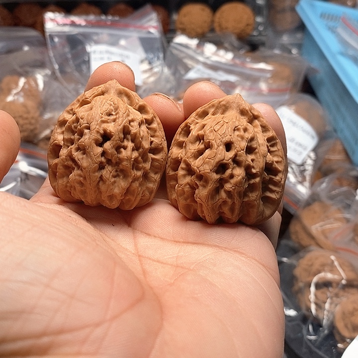 【***卒文玩核桃佛肚39-122