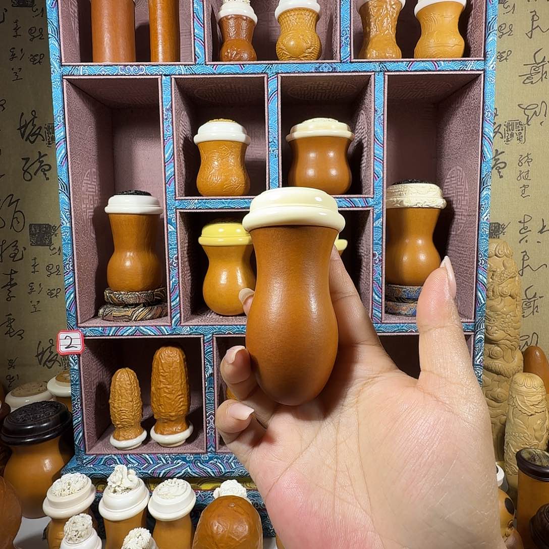 呼***呦大叶紫檀（黑酸枝木类）