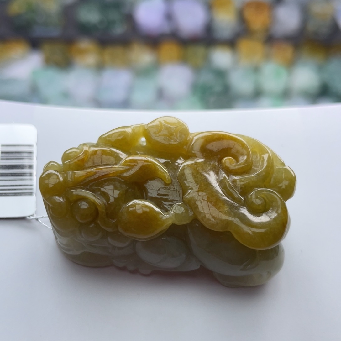 翡翠未镶嵌颈饰貔貅
