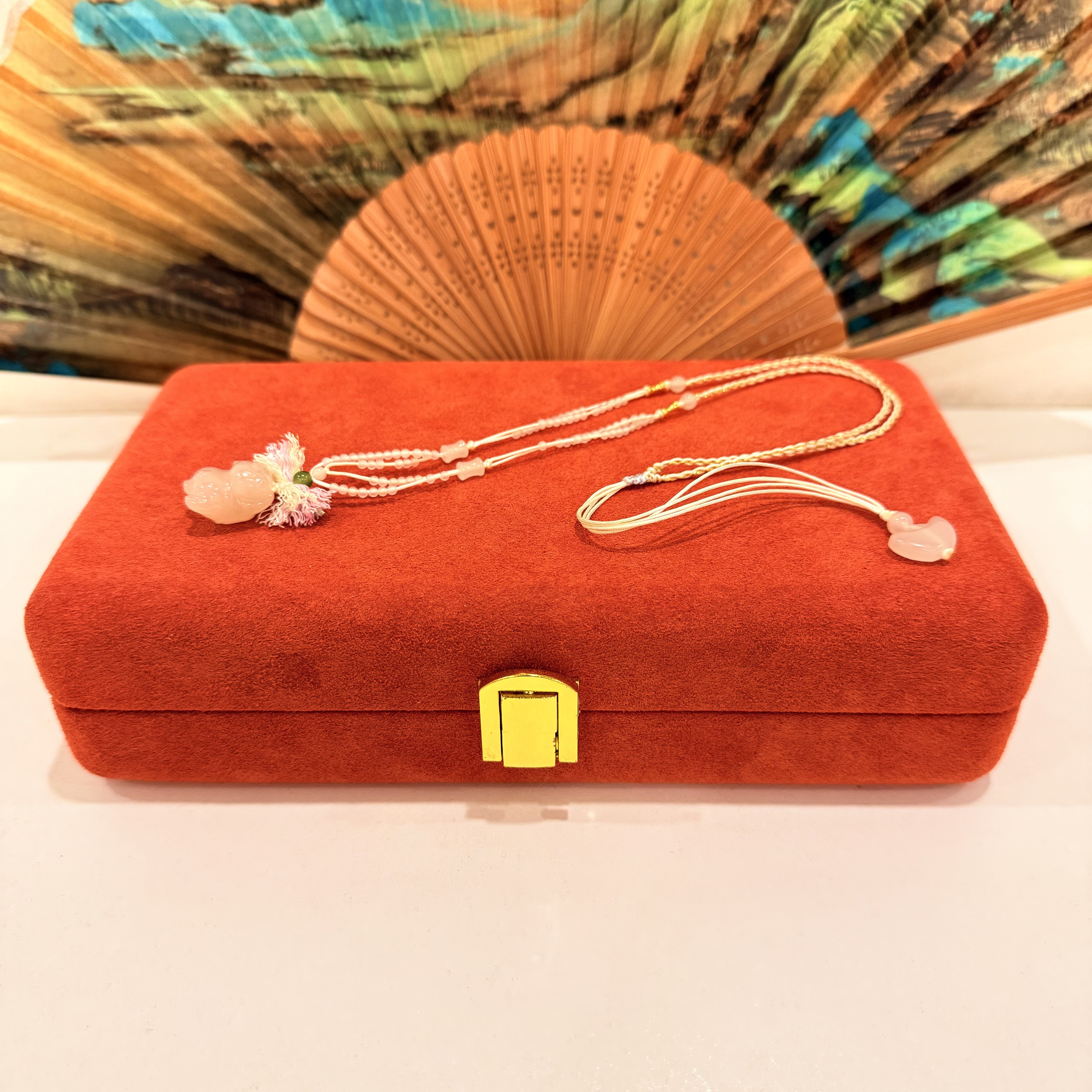 壹屿珠宝     122407  18k金配件和田玉典藏级颈饰   