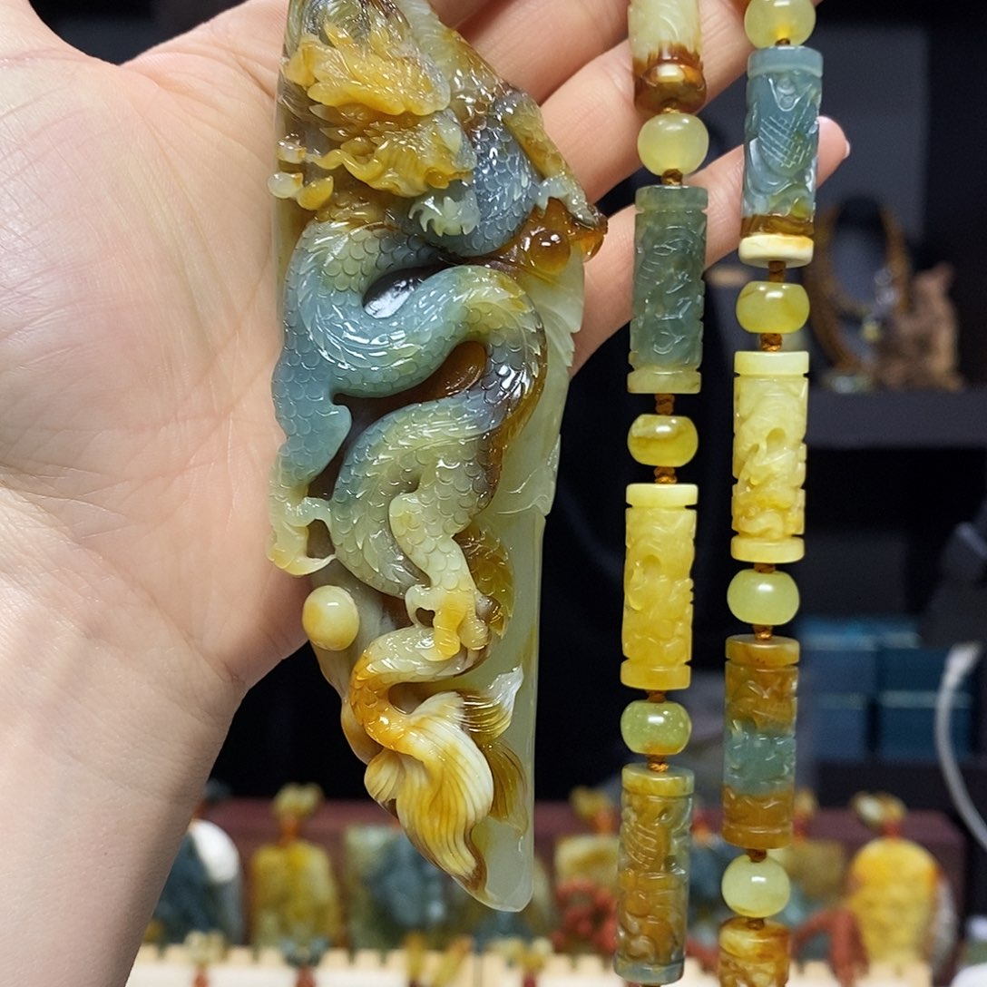 未镶嵌岫玉挂件吊坠