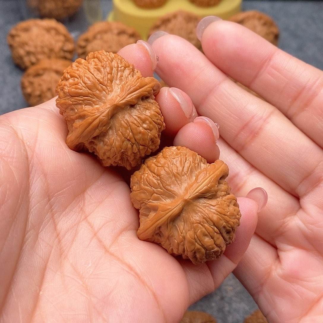 文玩核桃把件精品特价血麒麟34.8