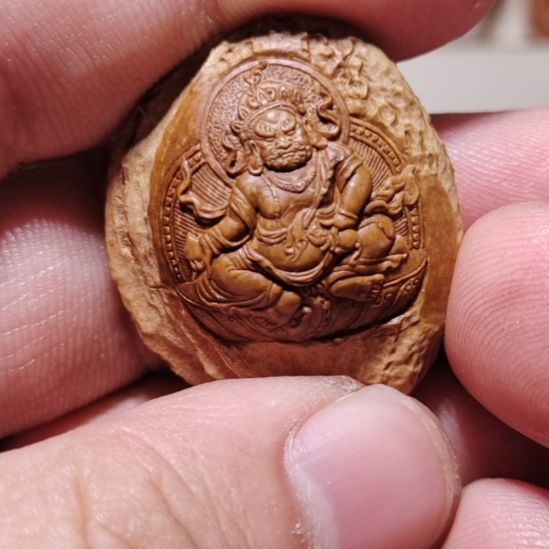 杏核纯手工雕刻黄财神