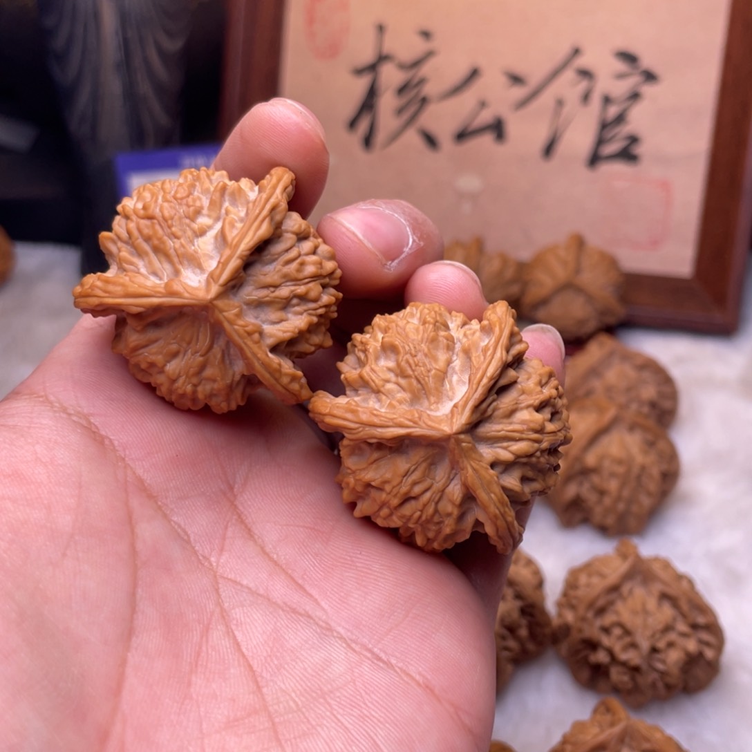 文玩核桃吊坠盘山