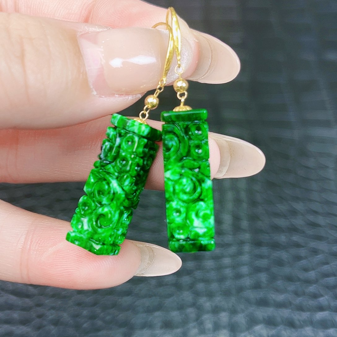 翡翠颈饰18K金镶嵌耳饰