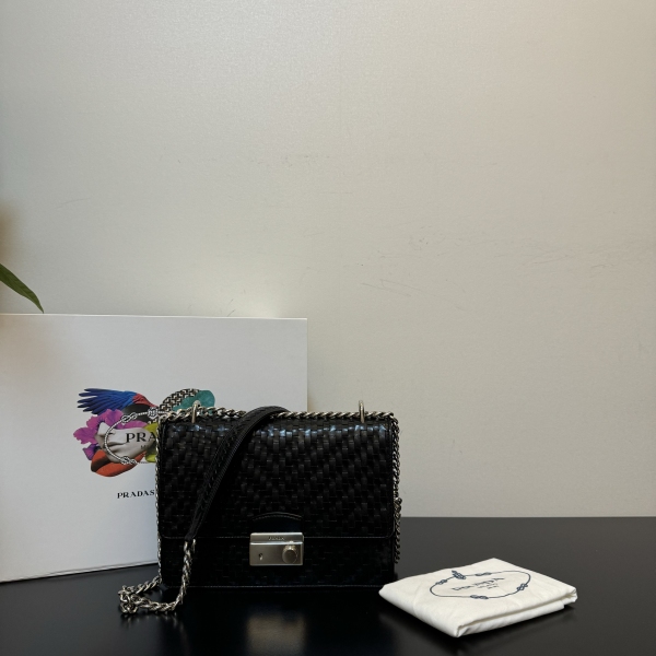 95新/普拉达/市场价17500/包包/250223MM0013