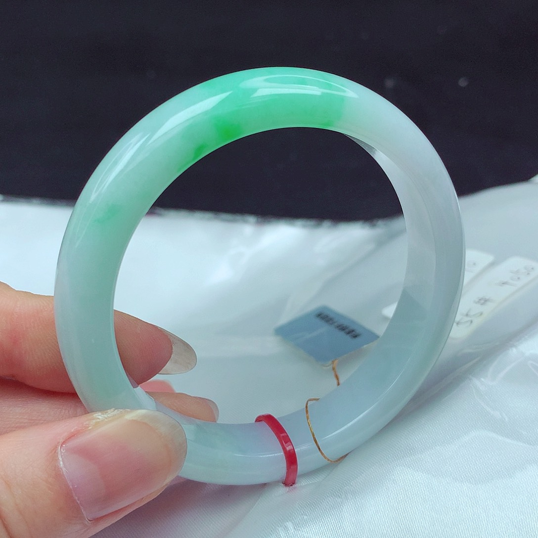 翡翠手镯未镶嵌55+圈