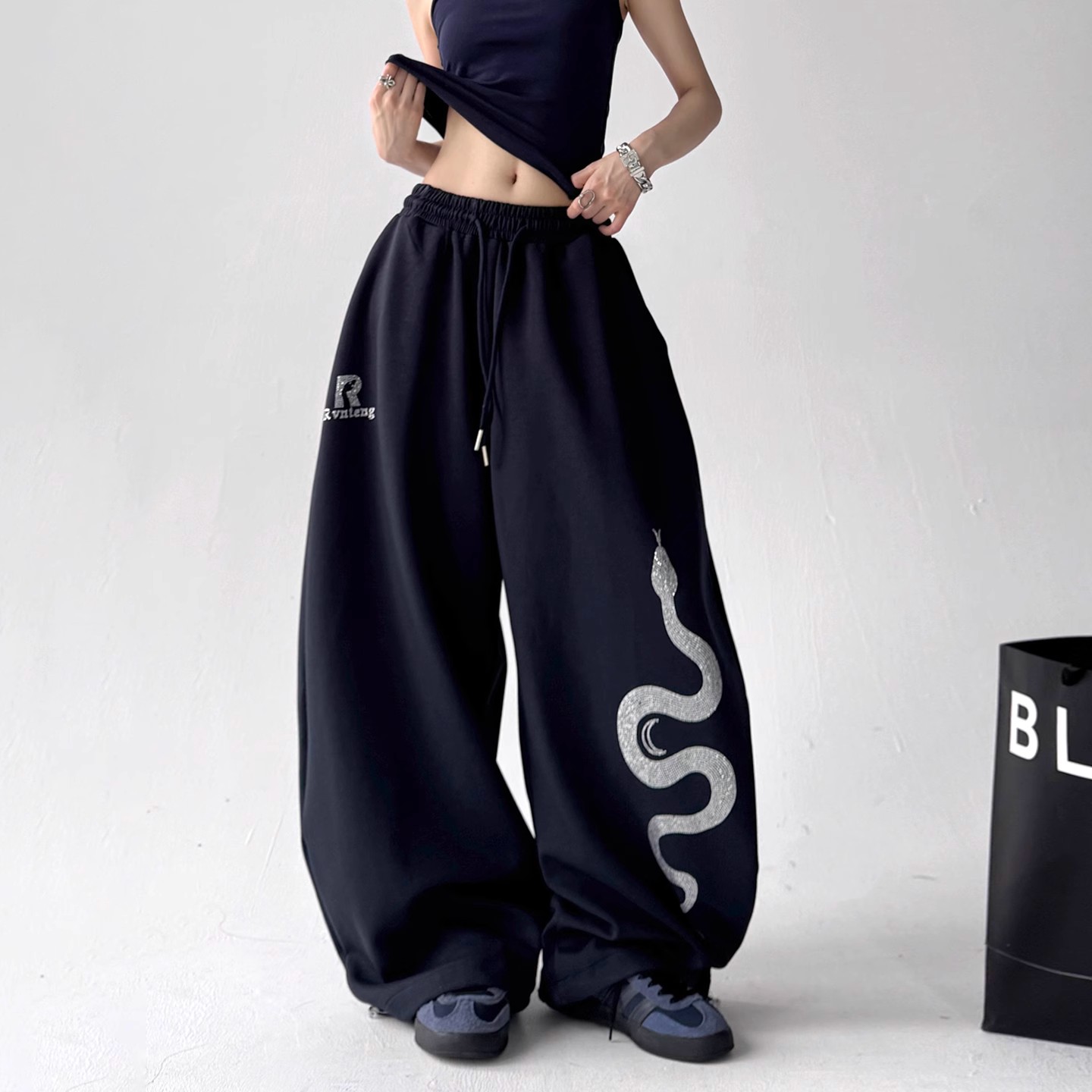 2025年超火夏装新款阔腿裤女复古设计感烫钻印花休闲裤宽松卫裤