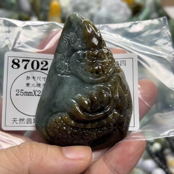 翡翠未镶嵌颈饰8702