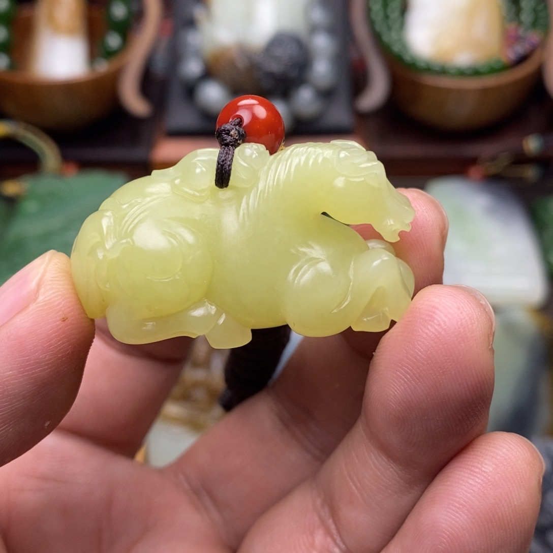 A***命和田玉未镶嵌颈饰