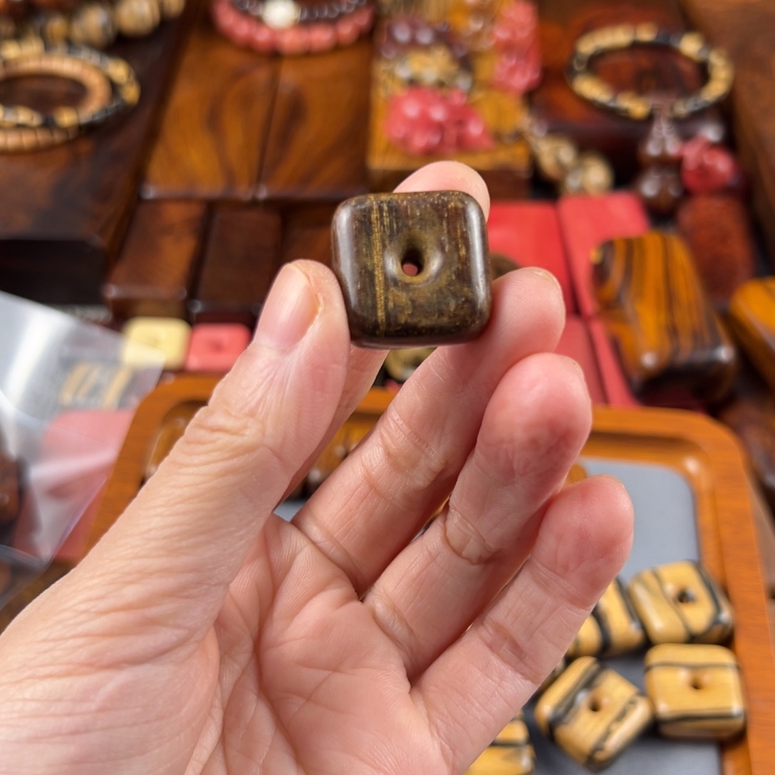 H***靠巴贡扣子1111111111