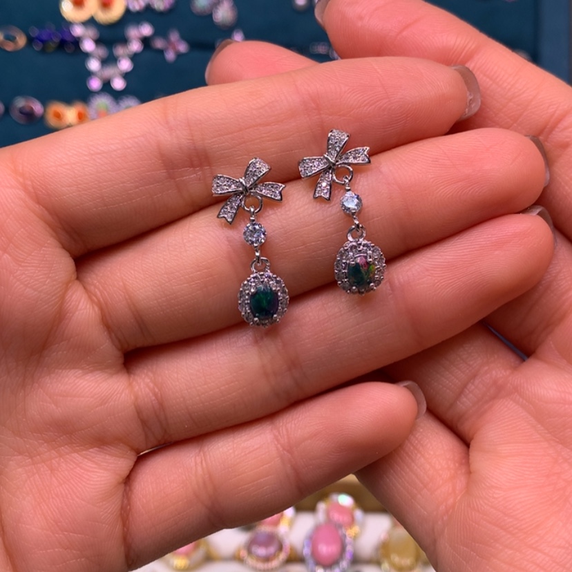 【闪购商品】欧泊耳钉款式银S925镶嵌庄****蝶