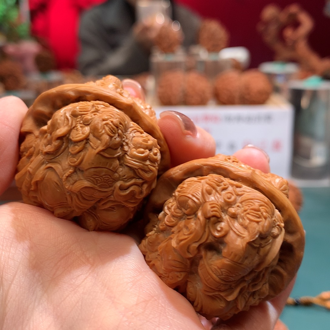 文玩核桃把件小*岳————————