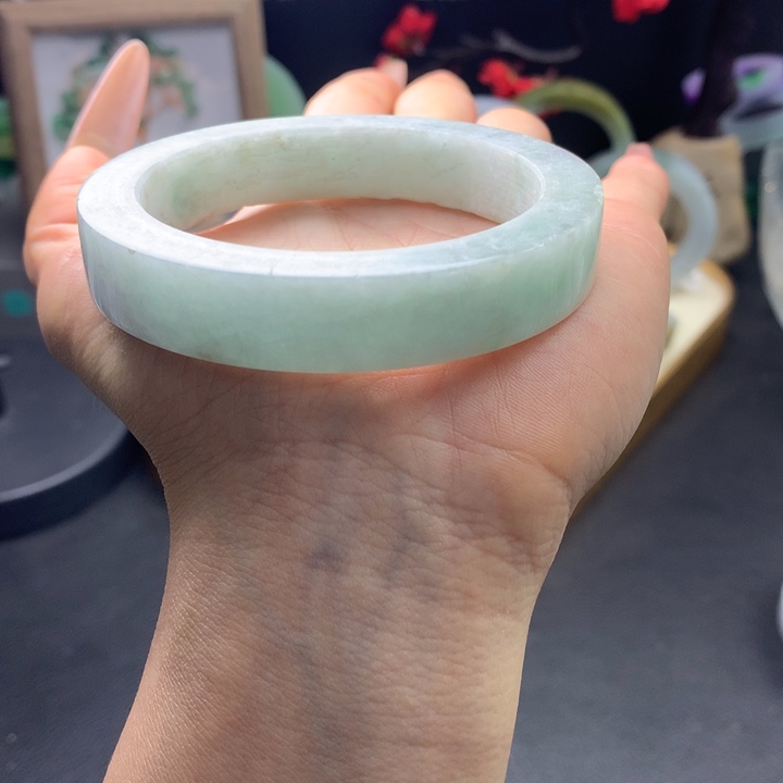 定制翡翠未镶嵌手镯