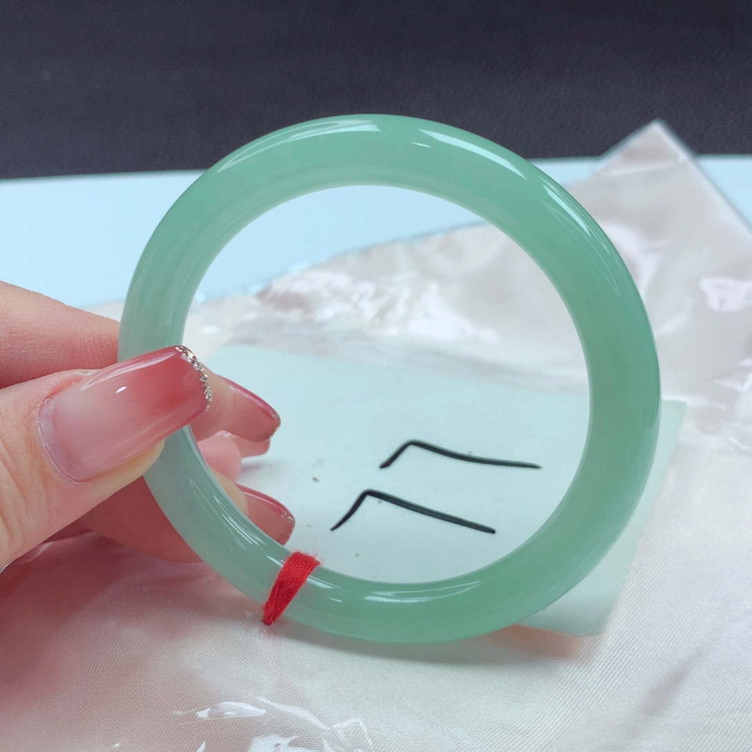 翡翠手镯未镶嵌手镯53