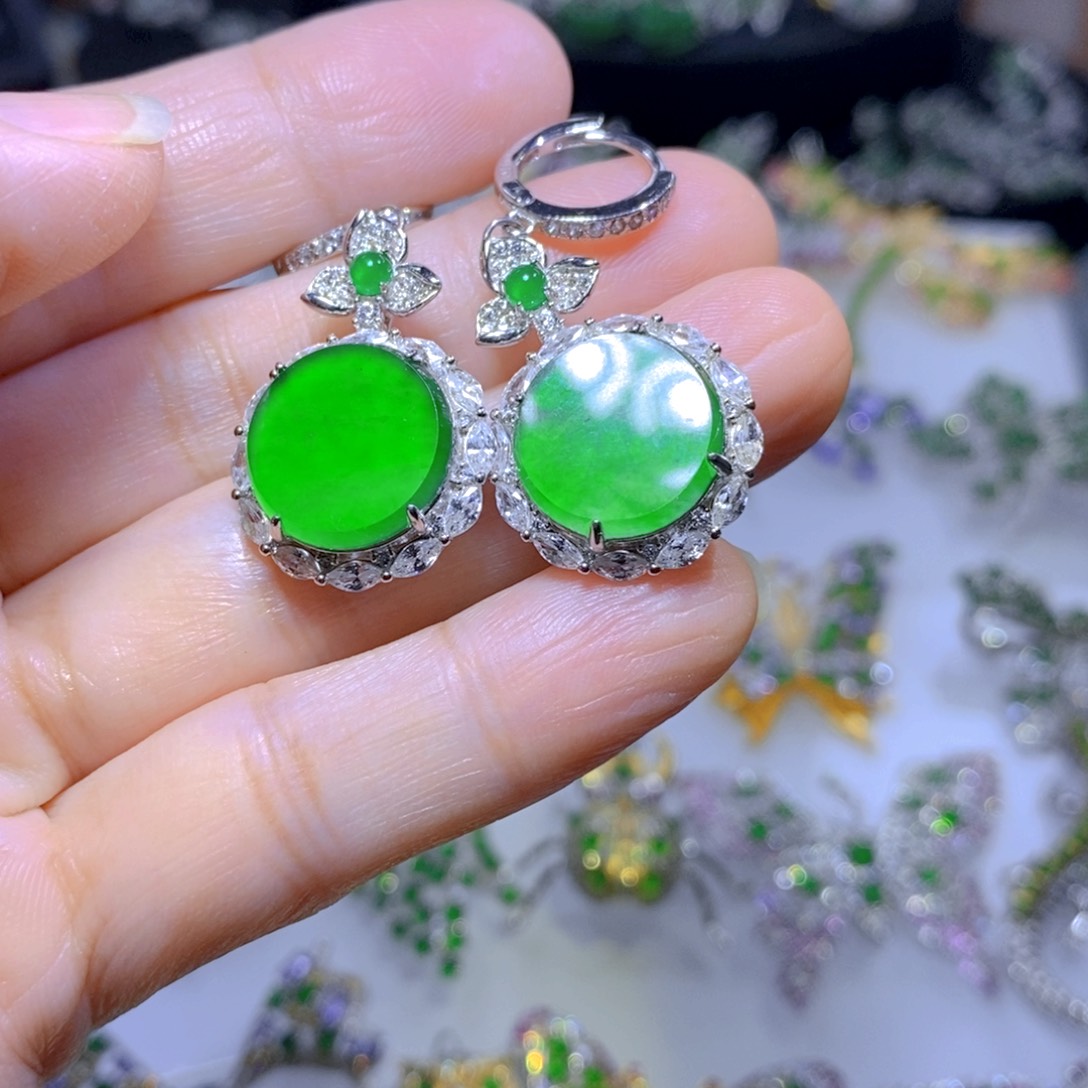 翡翠颈饰银S925镶嵌天然翡翠