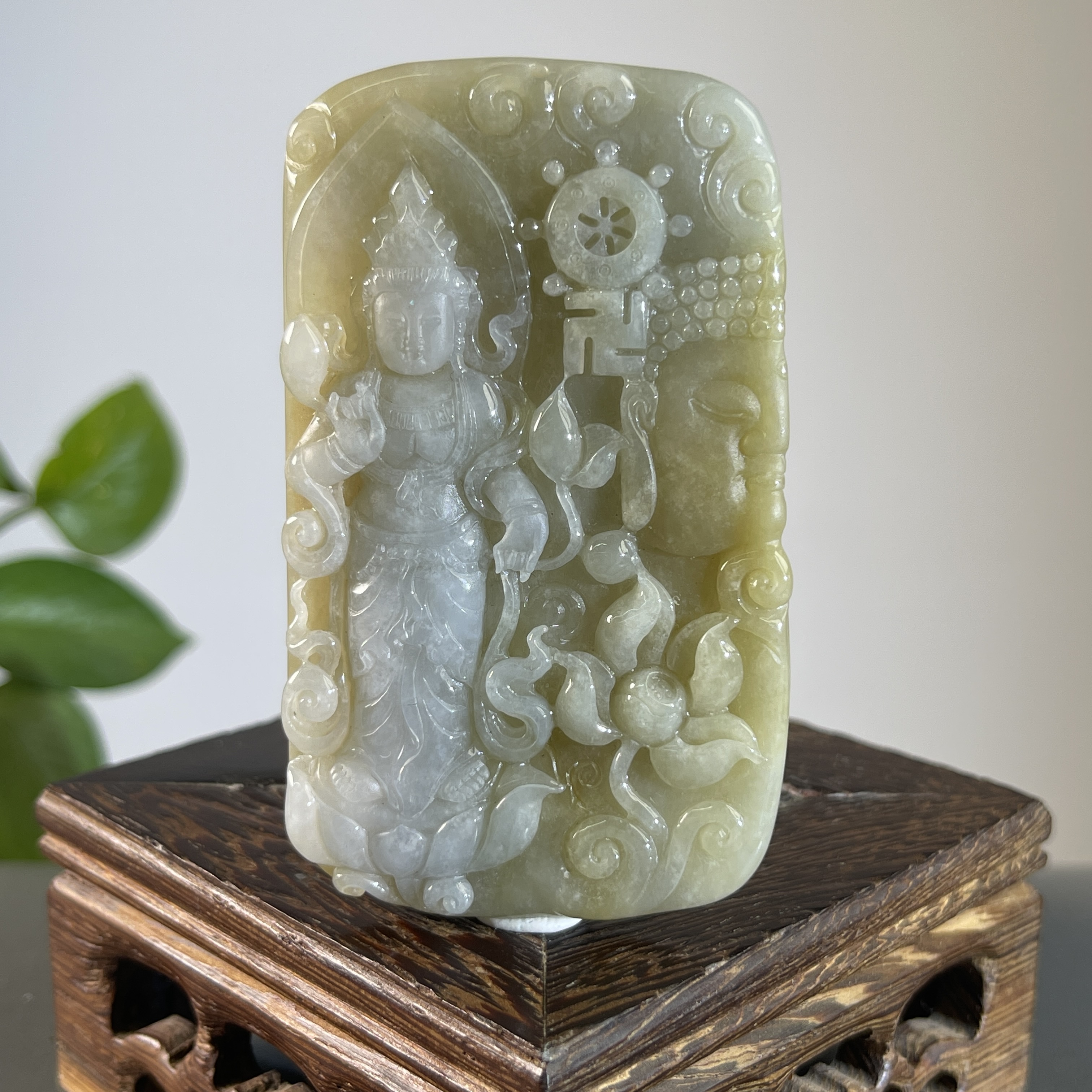 JXA27-129   天然缅甸翡翠A货  站观音