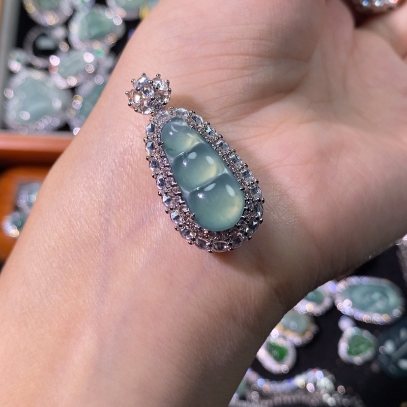 【闪购商品】翡翠颈饰未镶嵌天然