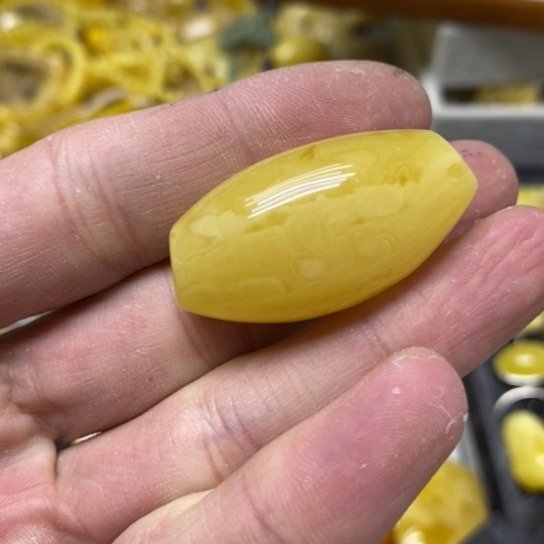 蜜蜡裸石未镶嵌吊坠