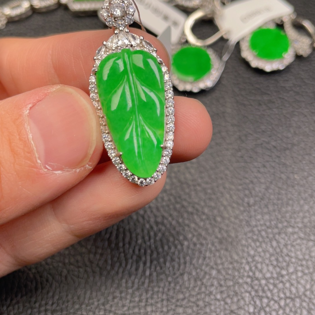 翡翠吊坠(不含链)银S925镶嵌吊坠