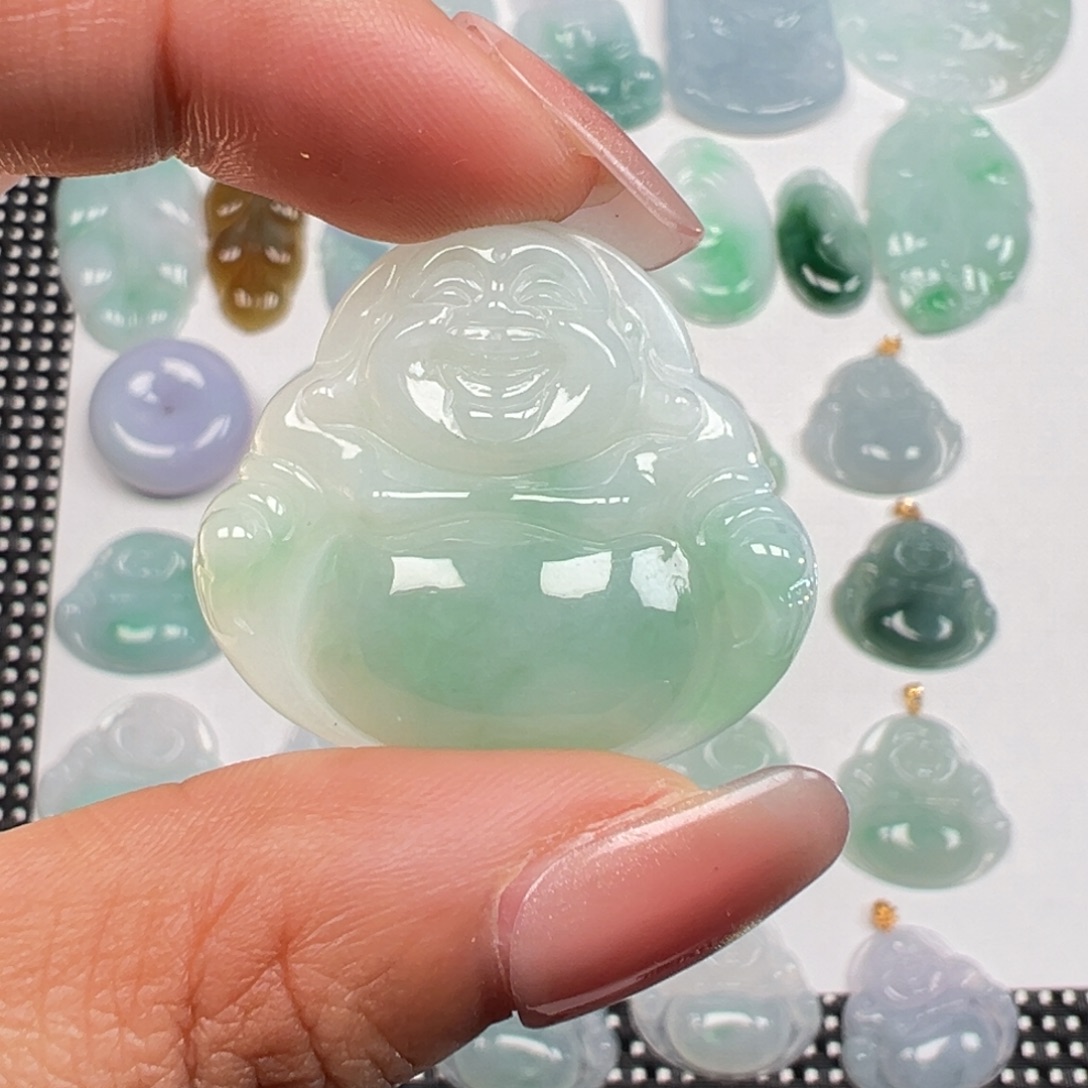 翡翠未镶嵌颈饰佛公